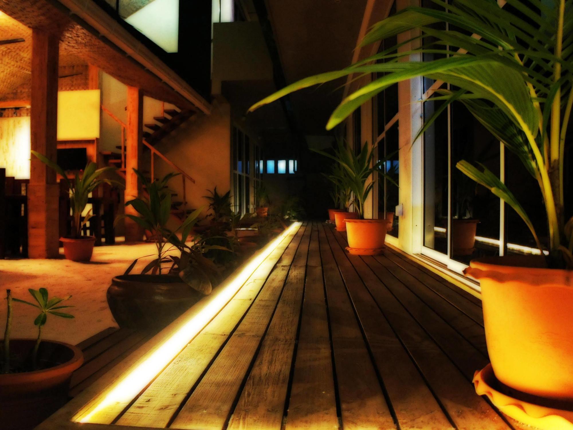 Hotel Narnia Maldives Maafushi Exterior foto